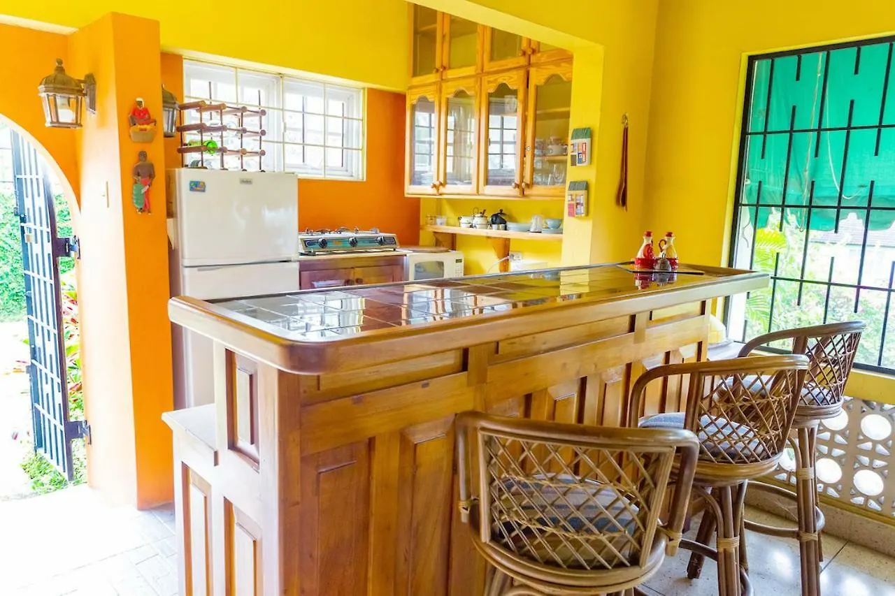 Apartment 2 Bedroom On Private Estate Kingston